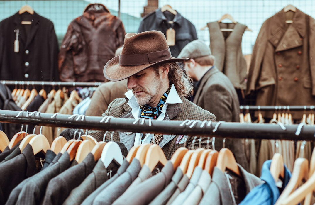 detective in store